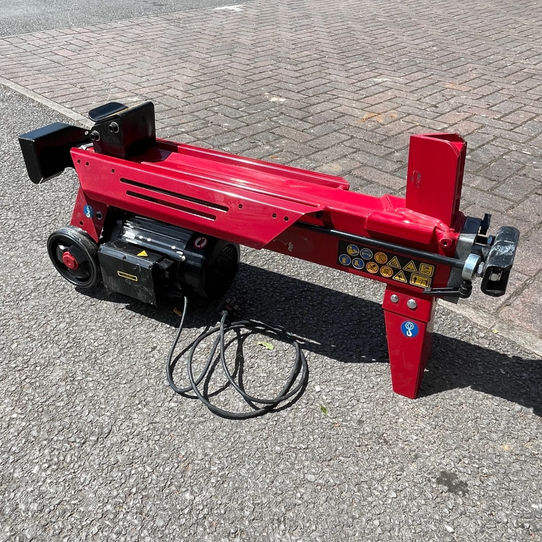 Order a The Titan Pro 7 Ton Electric Log Splitter is an electrically-powered hydraulic unit with a 3 horse power 2200 watt power unit. This wood splitter will effectively chop and split wood with the greatest of ease and is designed for heavy-duty domestic use.